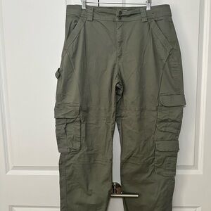 Abercrombie & Fitch Men's Green Cargo Pants
